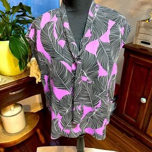 Nine West short sleeve 100% Polyester front tie blouse